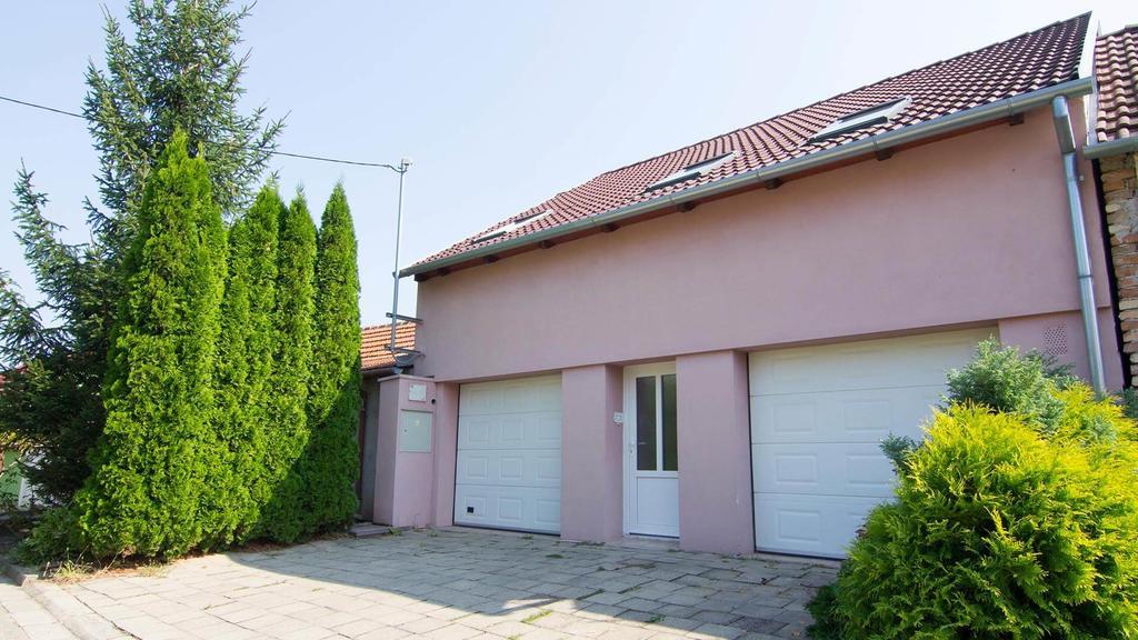 Apartman Cabernet Velké Pavlovice Exterior photo